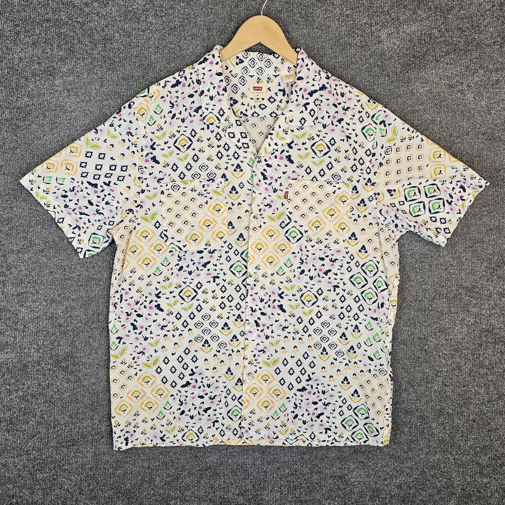 Levi's Men Large Casual Sunset Vibrant Pattered Short Sleeve‎ Shirt.